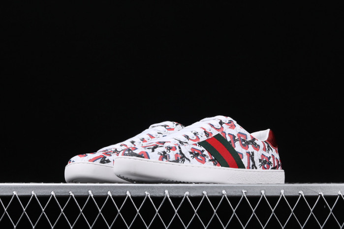 G*u*i sneaker