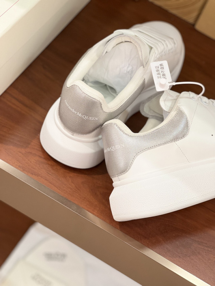 Alexander McQueen sneaker