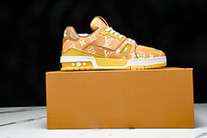L&V SNEAKERS
