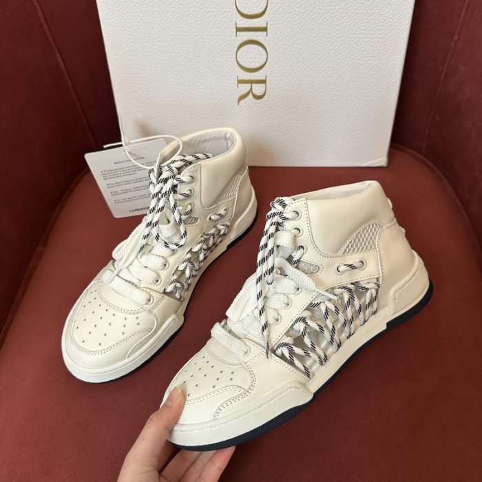 D designer sneaker