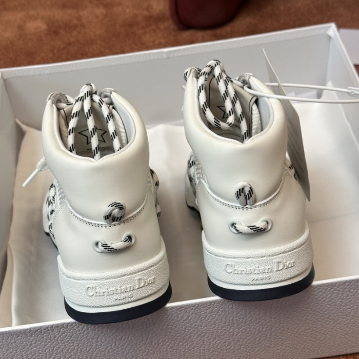 D designer sneaker