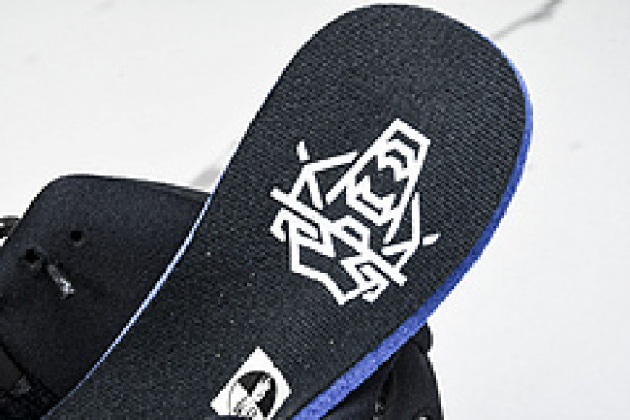 Air Jordan 13 “Black Cat”  414571-011