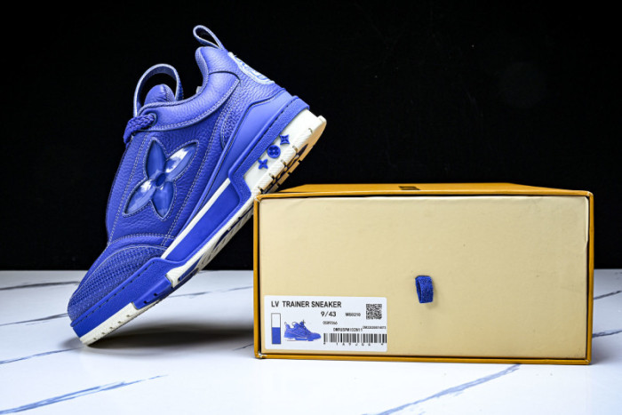 L&VT SNEAKERS