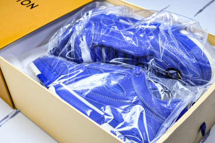L&VT SNEAKERS