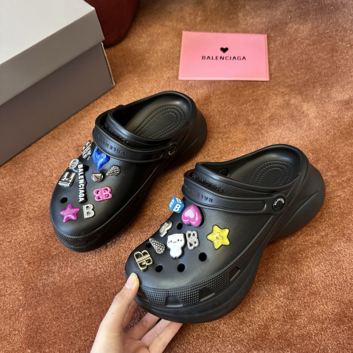 BLEN DESIGNER SLIPPERS