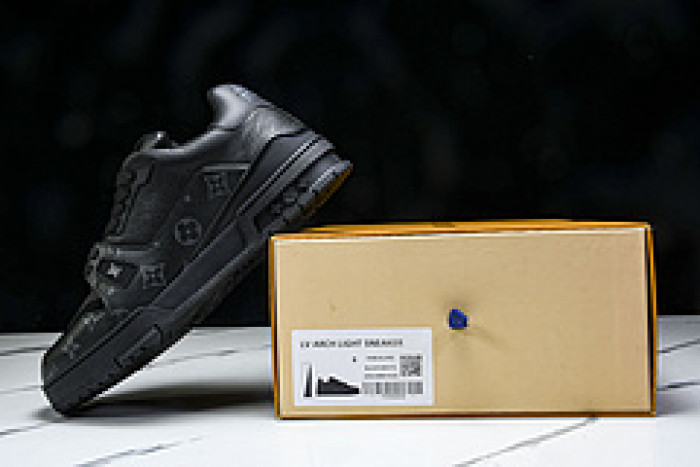 L&V SNEAKERS