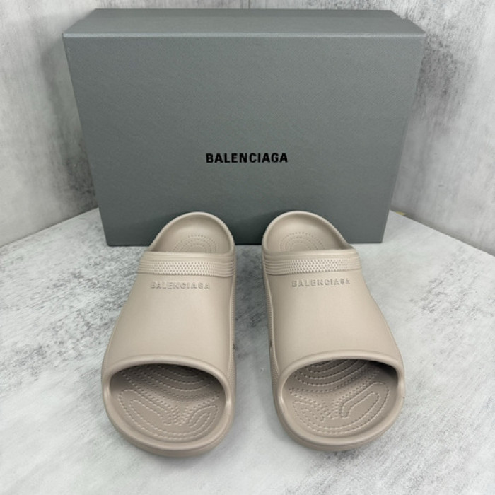 BLEN DESIGNER SLIPPERS