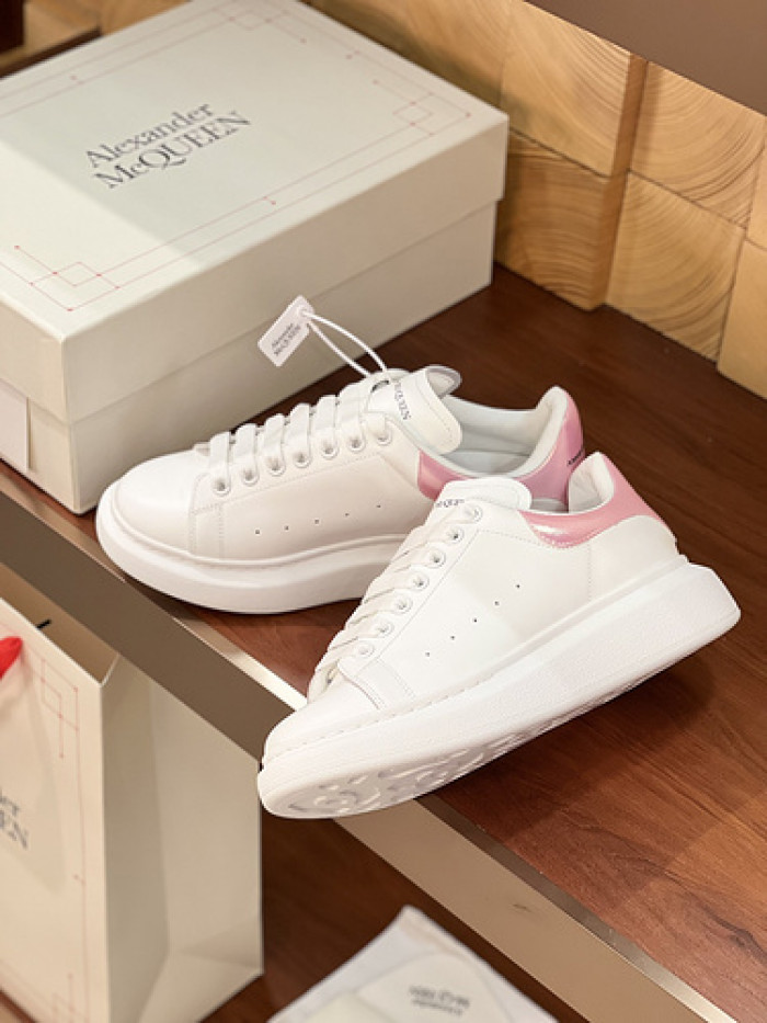 Alexander McQueen sneaker