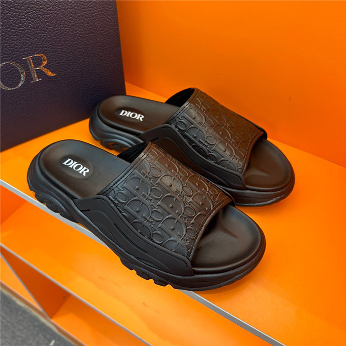 DO DESIGNER SLIPPERS