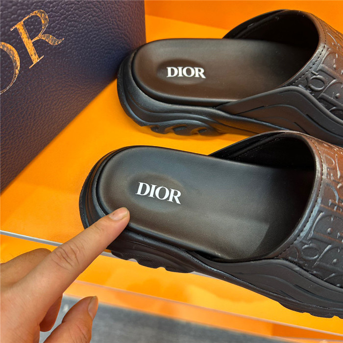DO DESIGNER SLIPPERS