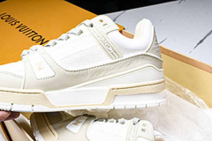 L&V SNEAKERS