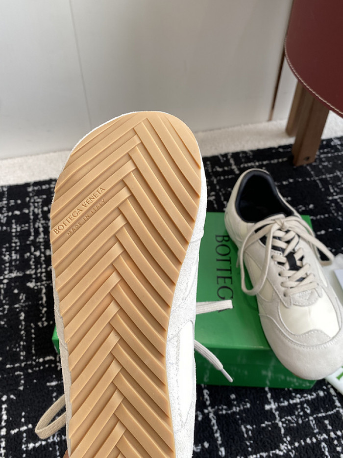 b0tte*a Ven*ta sneaker