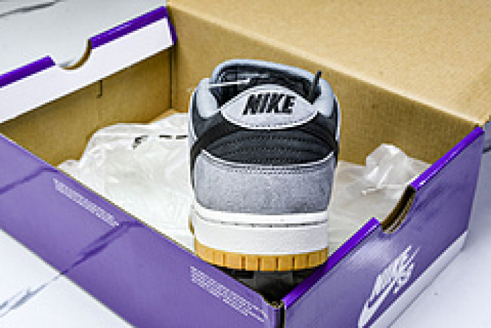 Nike SB Dunk Low HF3063-001