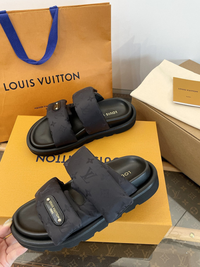 L&V SLIPPERS