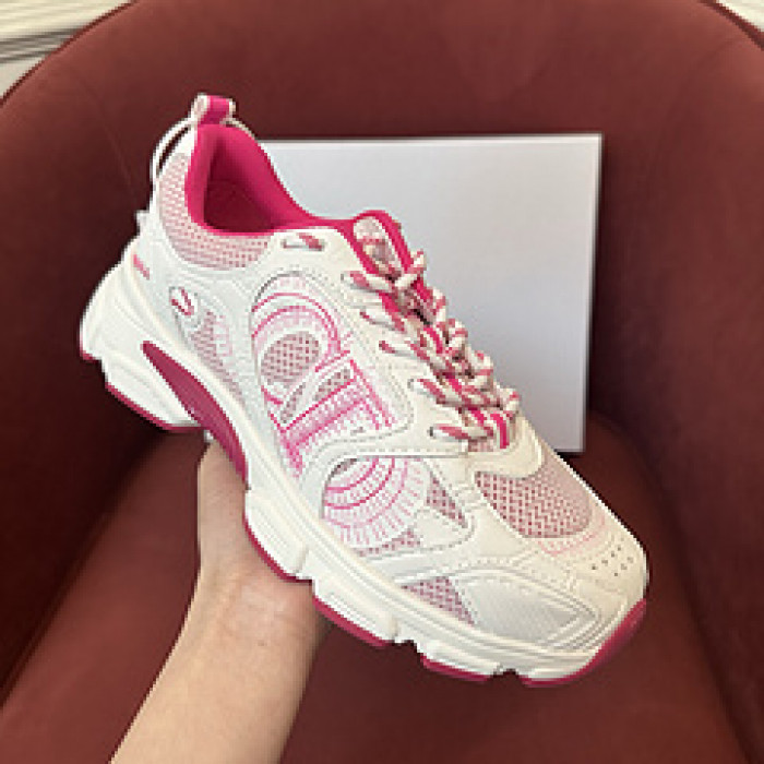 D designer sneaker
