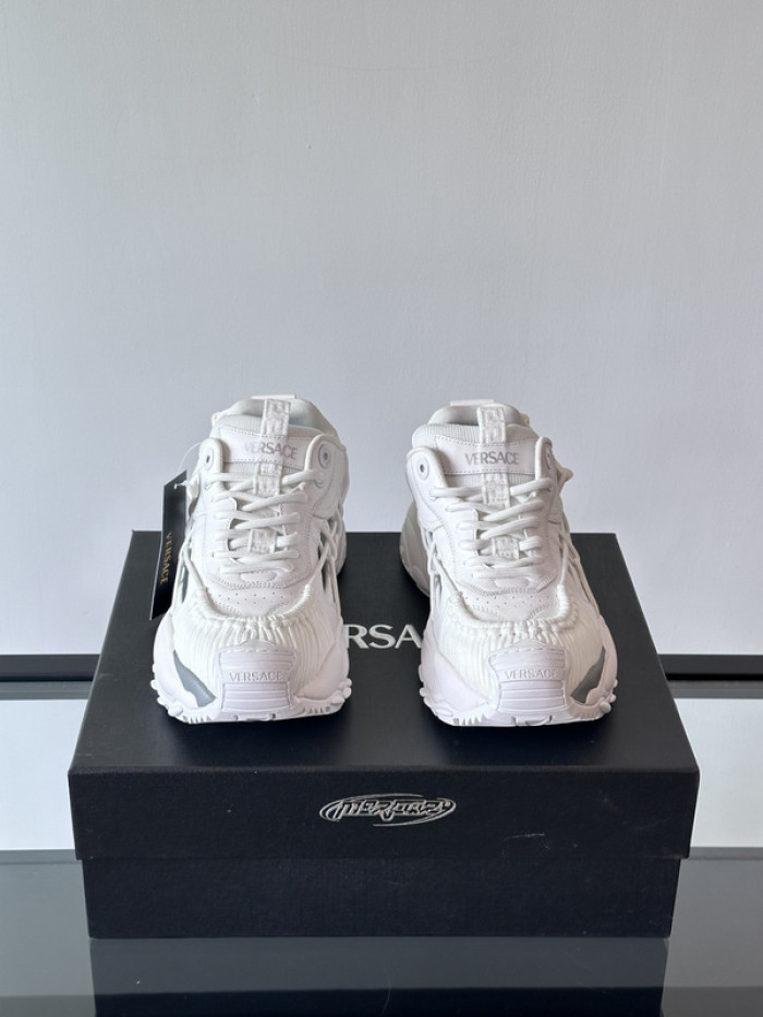 VER DESIGNER SNEAKERS