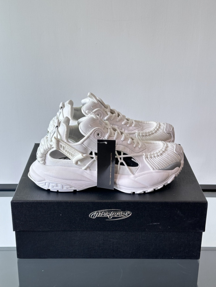 VER DESIGNER SNEAKERS