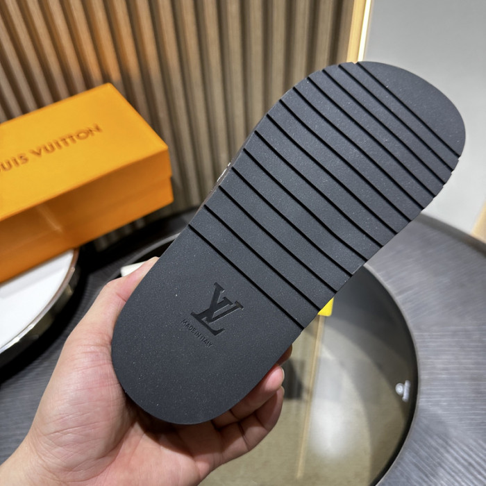 L&V SLIPPERS