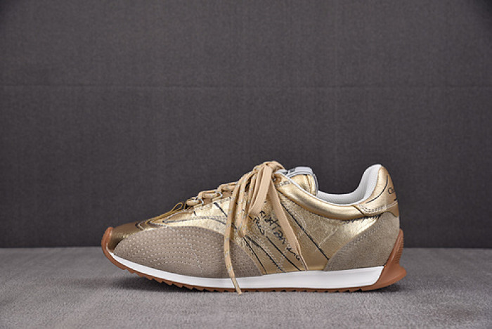 D designer sneaker