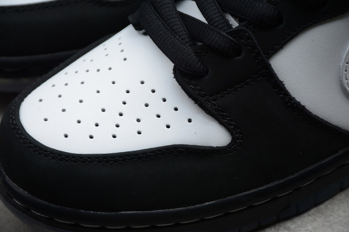 Nike SB Dunk Low Staple Panda Pigeon BV1310-013