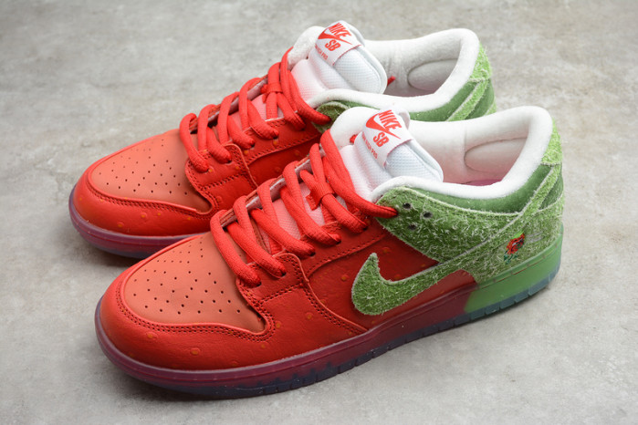 Nike SB Dunk low Strawberry Cough CW7903-601