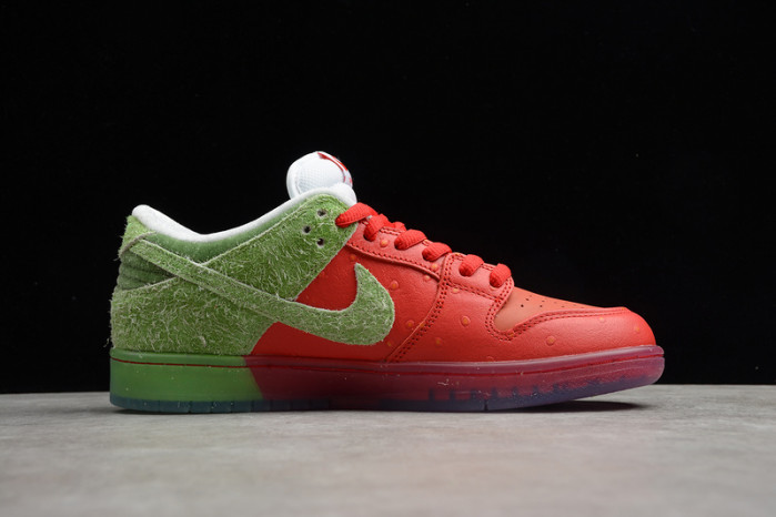 Nike SB Dunk low Strawberry Cough CW7903-601