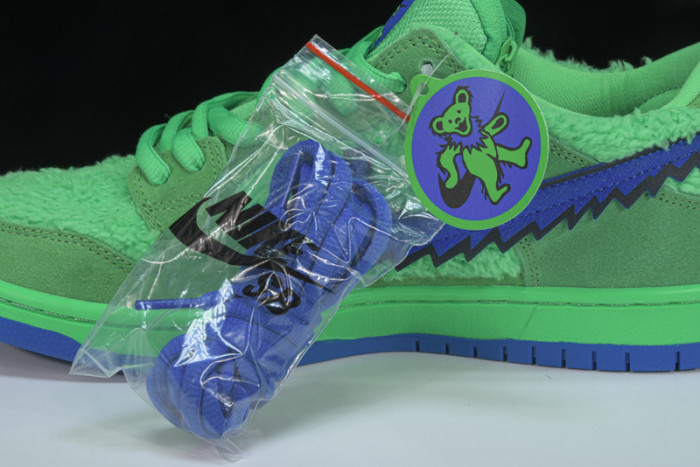 Grateful Dead x Nike SB Dunk Low “Green Bear” CJ5378-300