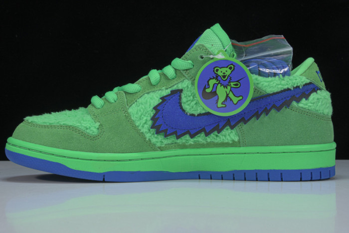 Grateful Dead x Nike SB Dunk Low “Green Bear” CJ5378-300