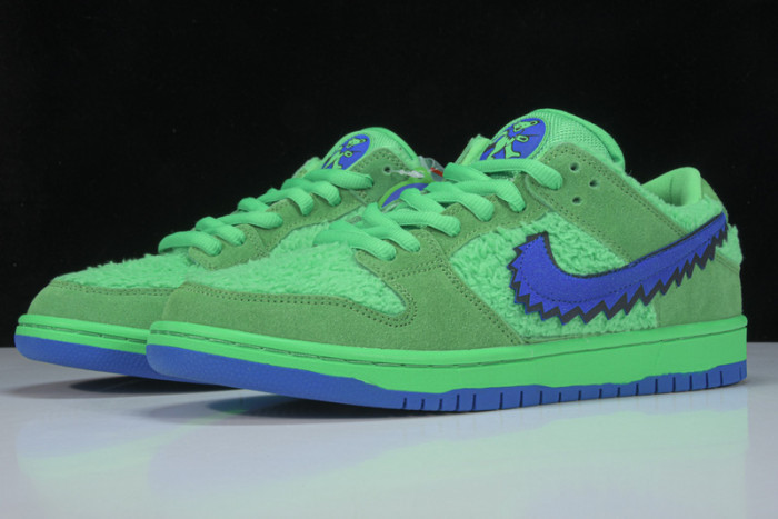 Grateful Dead x Nike SB Dunk Low “Green Bear” CJ5378-300