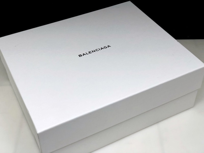 BLEN Triple S Silver Red (2018) 512175-W09O3-1081