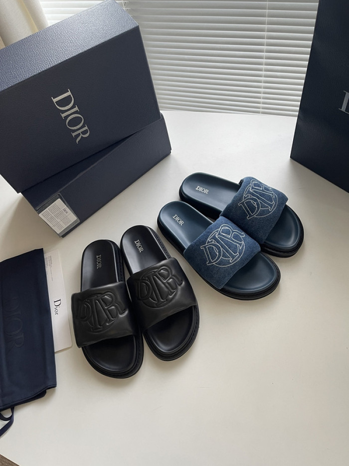 DO DESIGNER SLIPPERS