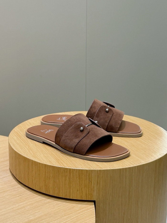 CL SLIPPERS