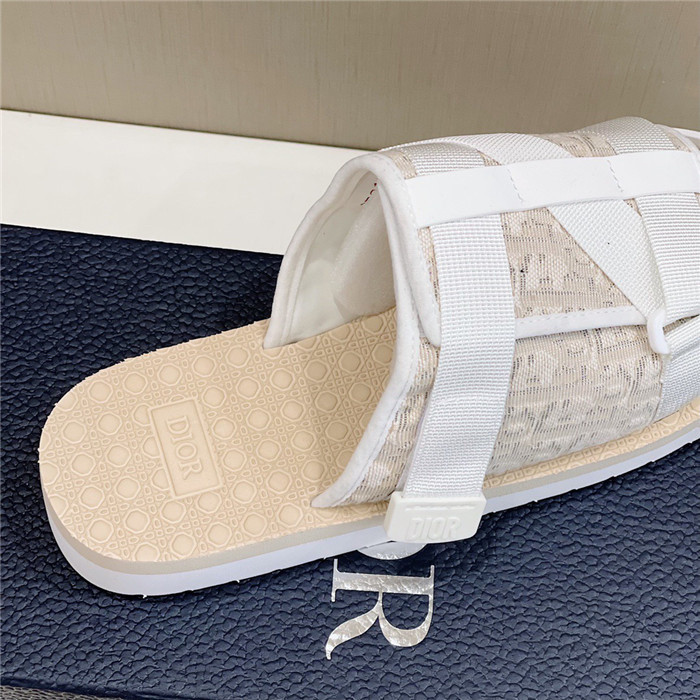 DO DESIGNER SLIPPERS