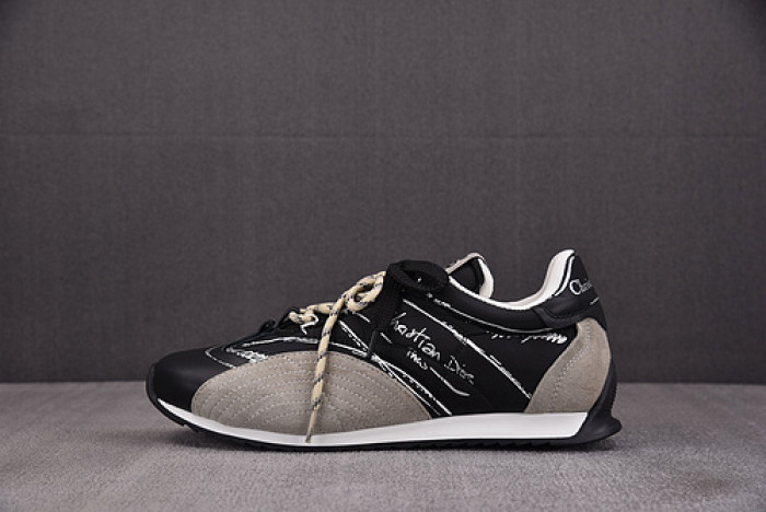D designer sneaker
