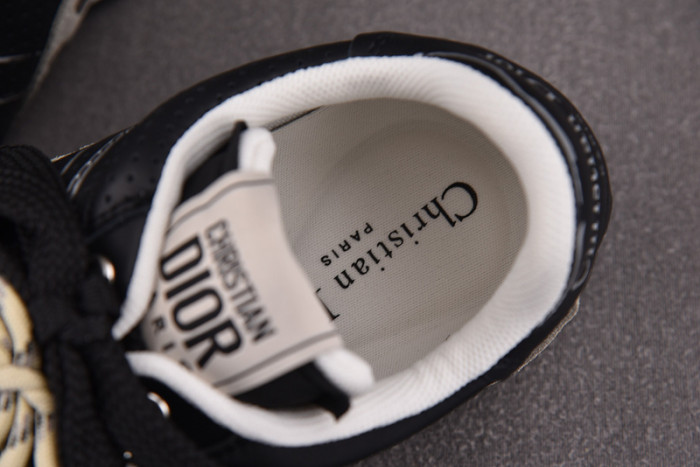 D designer sneaker