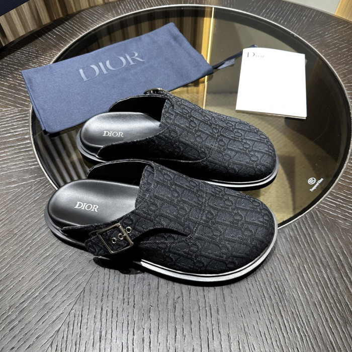 DO DESIGNER SLIPPERS