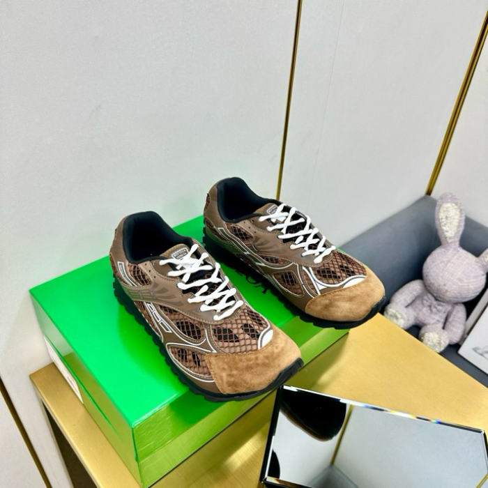 b0tte*a Ven*ta sneaker