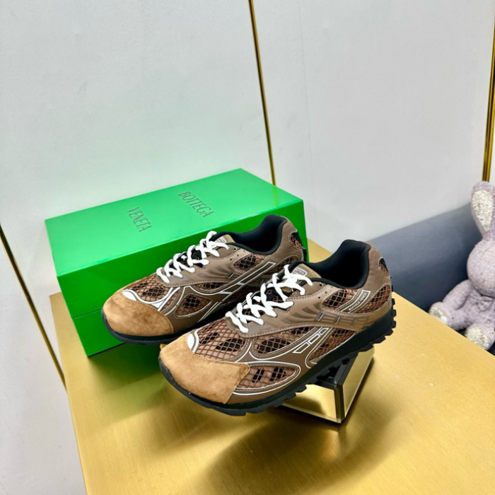 b0tte*a Ven*ta sneaker