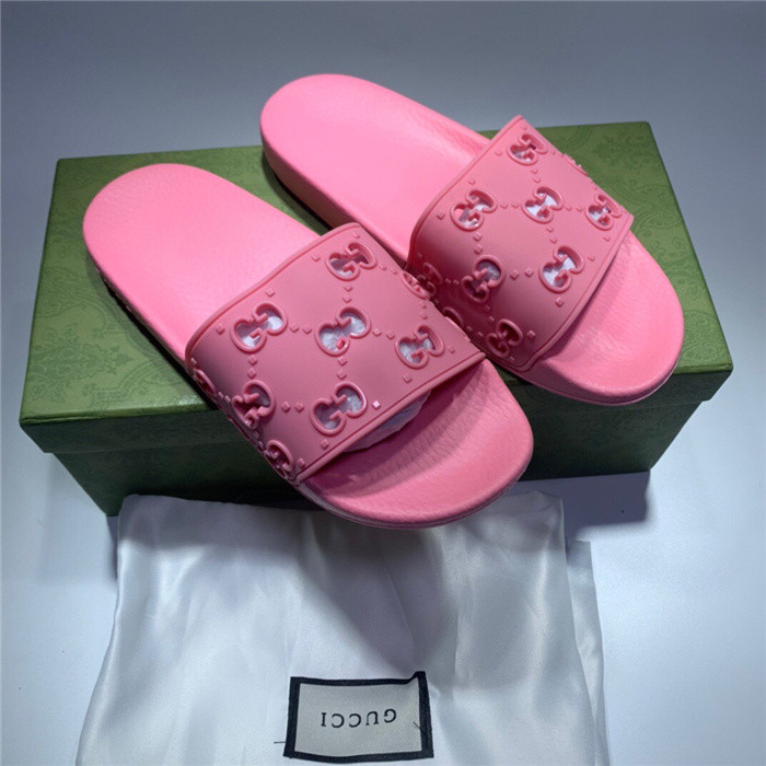 G DESIGNER SLIPPERS