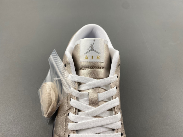 Air Jordan 1 Low  HQ3529-099