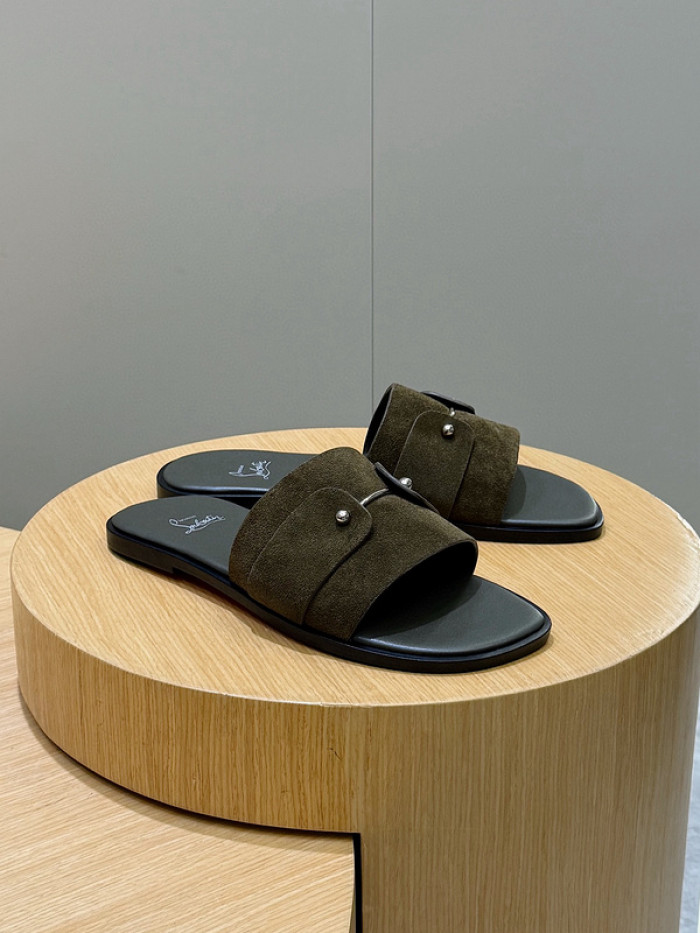 CL SLIPPERS