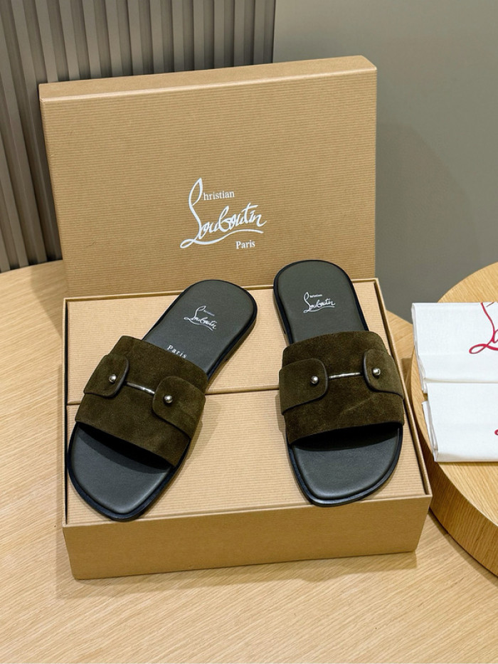 CL SLIPPERS