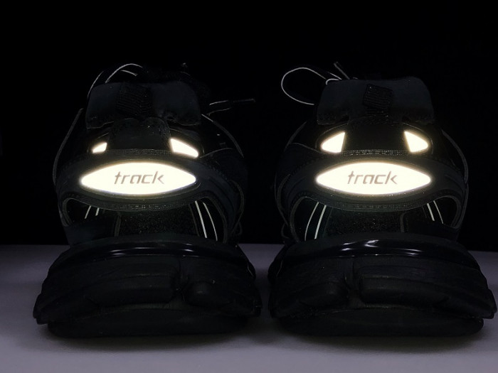 BLEN Track Black W06G0 2001 BLACK