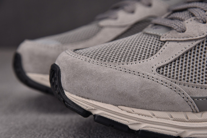 New Balance 2002R Marblehead Light Aluminum ML2002RC