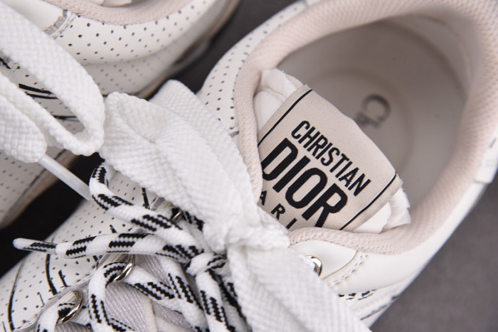 D designer sneaker