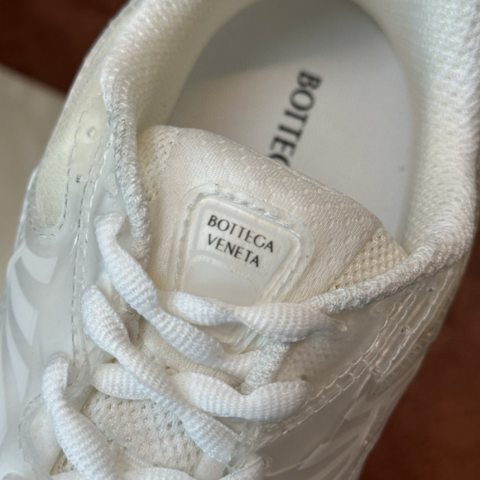 b0tte*a Ven*ta sneaker