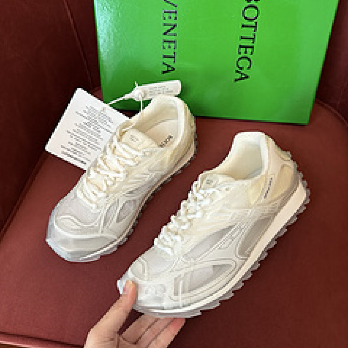 b0tte*a Ven*ta sneaker