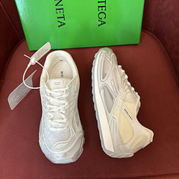 b0tte*a Ven*ta sneaker