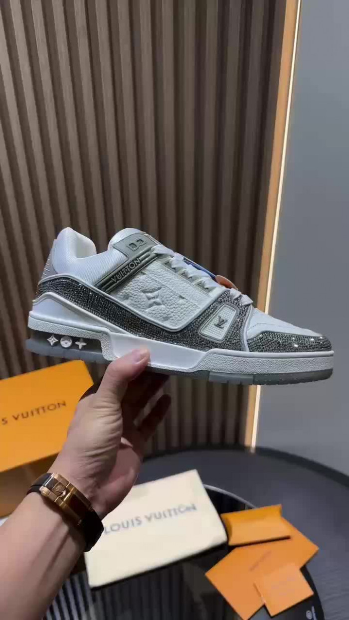 L&V SNEAKERS