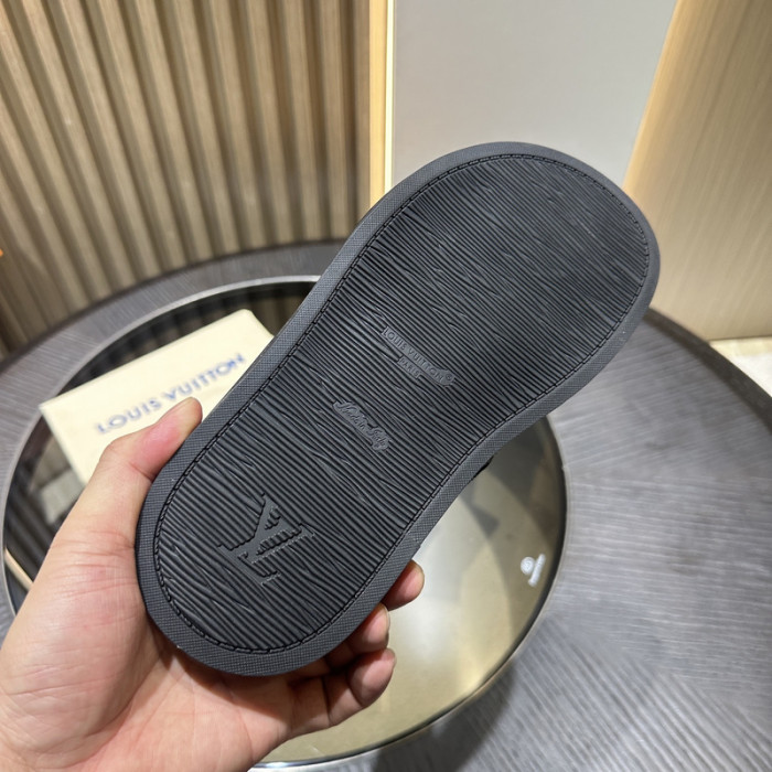 L&V SLIPPERS